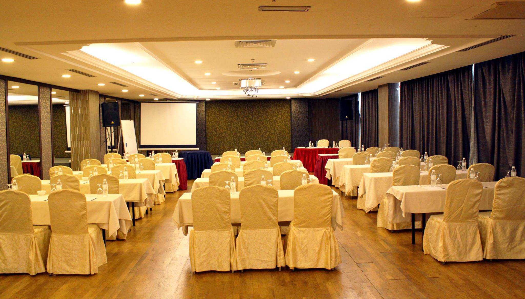 Hotel Kinta Riverfront &